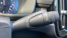 Volvo Xc40 2.0 T4 R DESIGN Pro 5dr Geartronic Petrol Estate